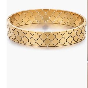 Chic Gold Patterned Bracelet